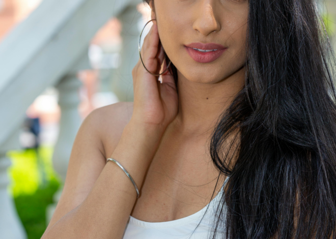 Shefali Oza Shocks & Inspires